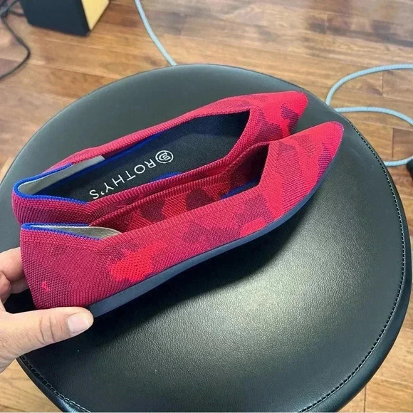 Rothy’s Woman’s The Point In Red Camo Flats w8/5 - Picture 5 of 12
